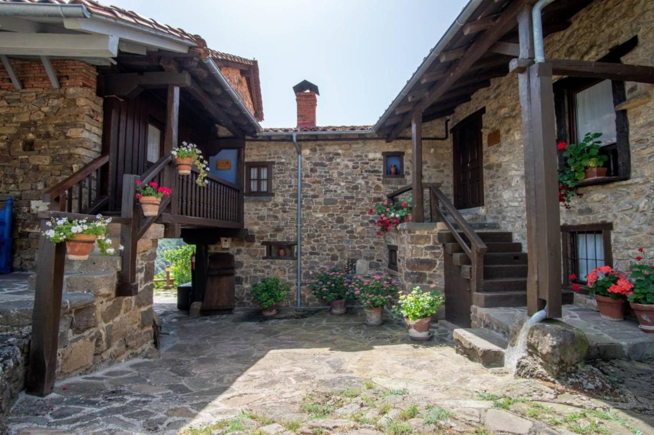 Viviendas El Barrio Cabezon de Liebana Екстер'єр фото